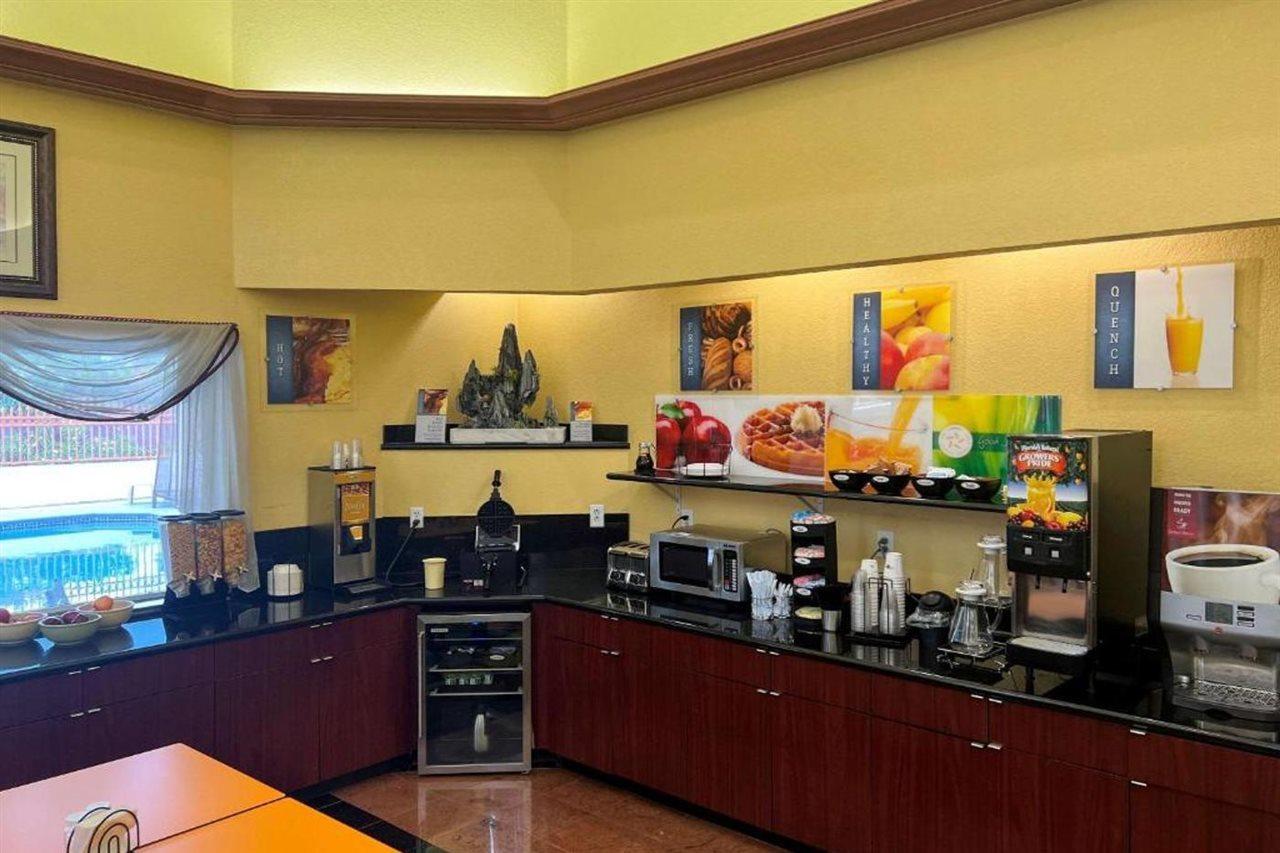 Quality Inn & Suites Cypress Dış mekan fotoğraf