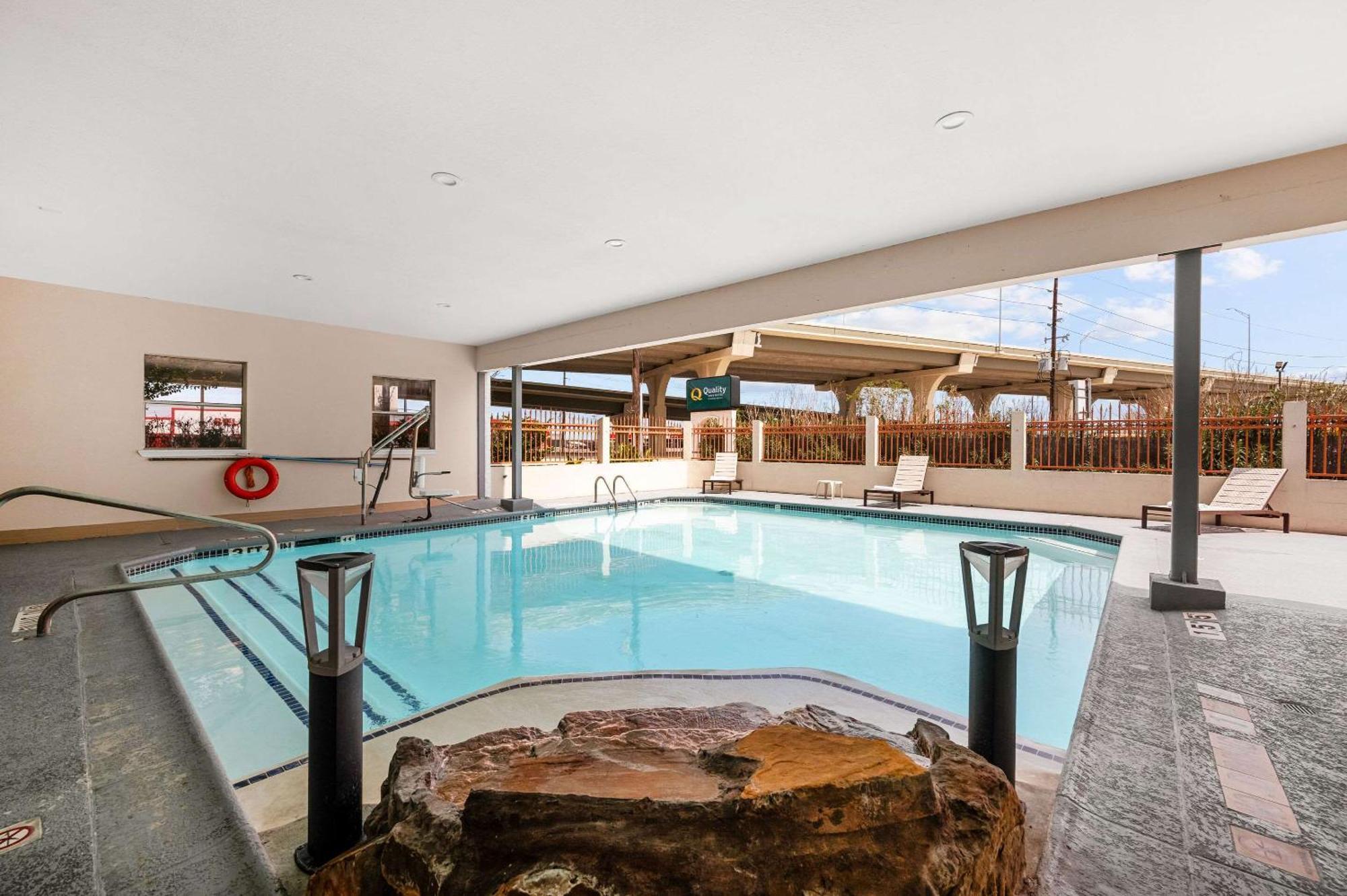 Quality Inn & Suites Cypress Dış mekan fotoğraf