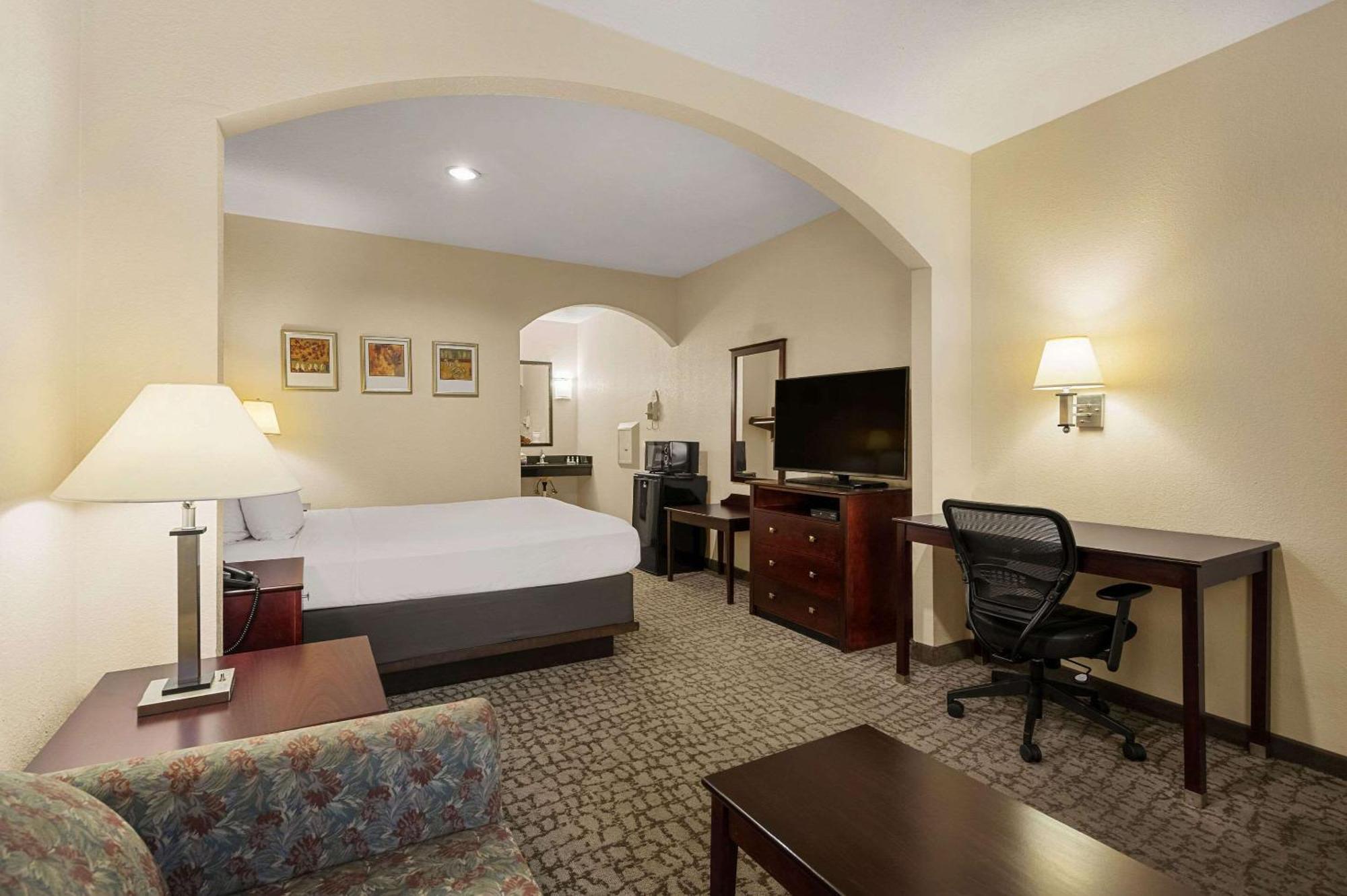 Quality Inn & Suites Cypress Dış mekan fotoğraf