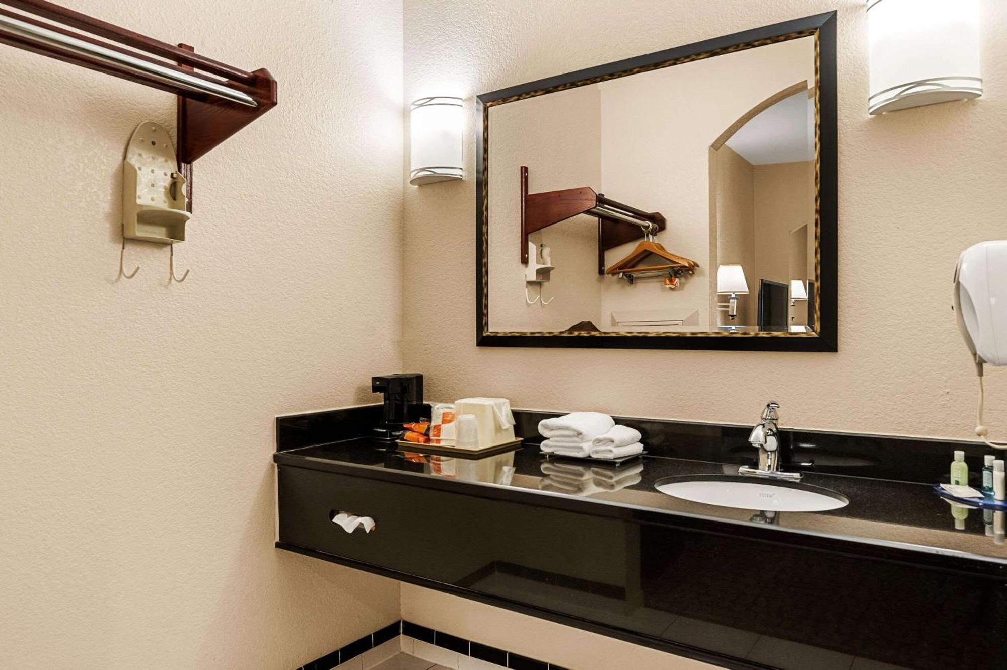 Quality Inn & Suites Cypress Dış mekan fotoğraf