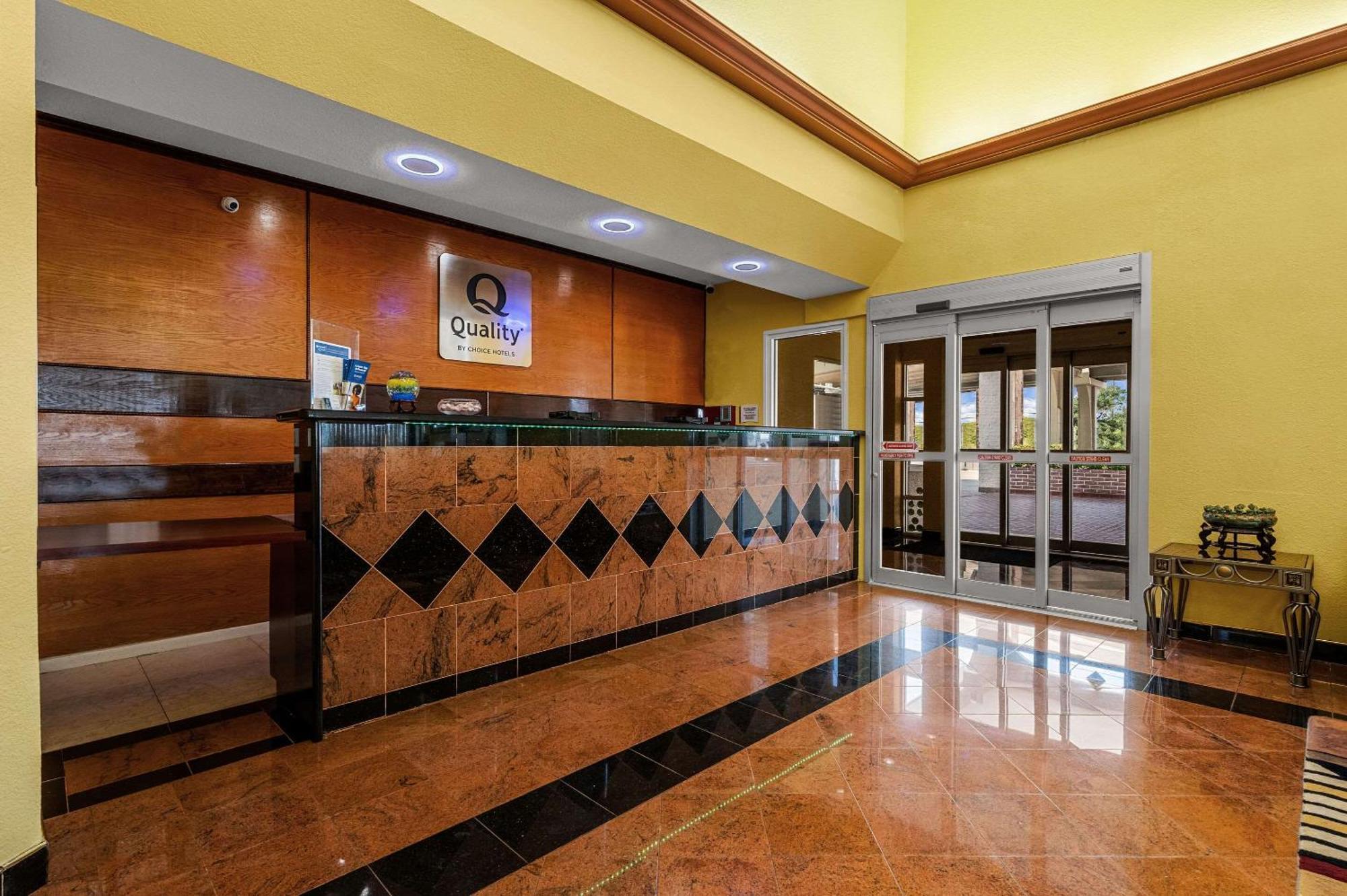 Quality Inn & Suites Cypress Dış mekan fotoğraf